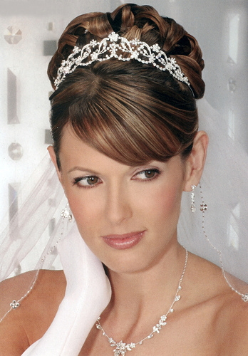 easy to do hairstyles for long hair. A bride with short hair would